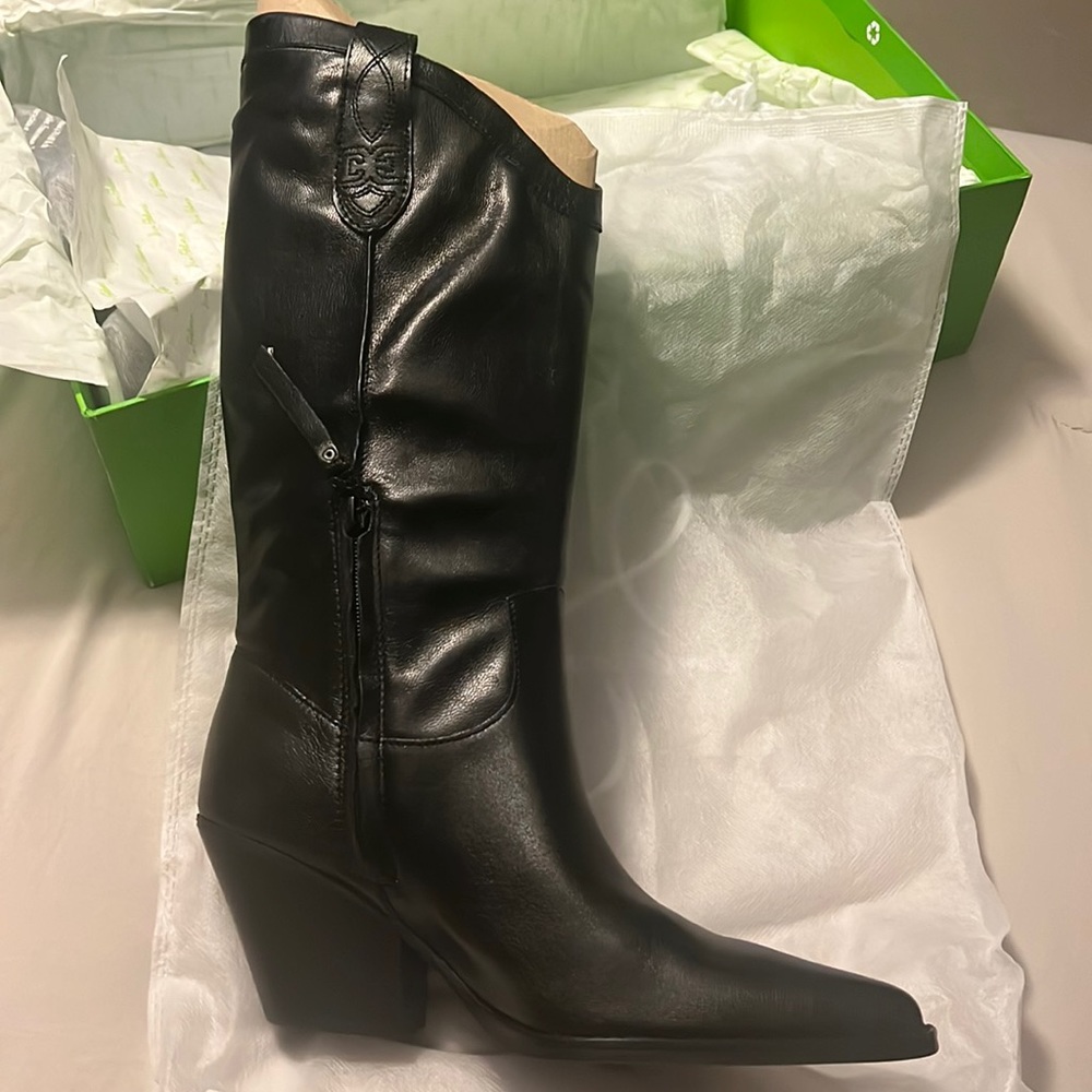 Black western boots